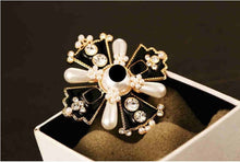 Load image into Gallery viewer, Palace Pearl Cross Brooch